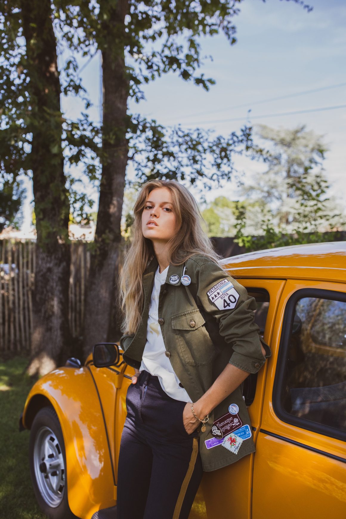 Veste militaire Golden Goose et bracelet en vermeil Tant d'Avenir