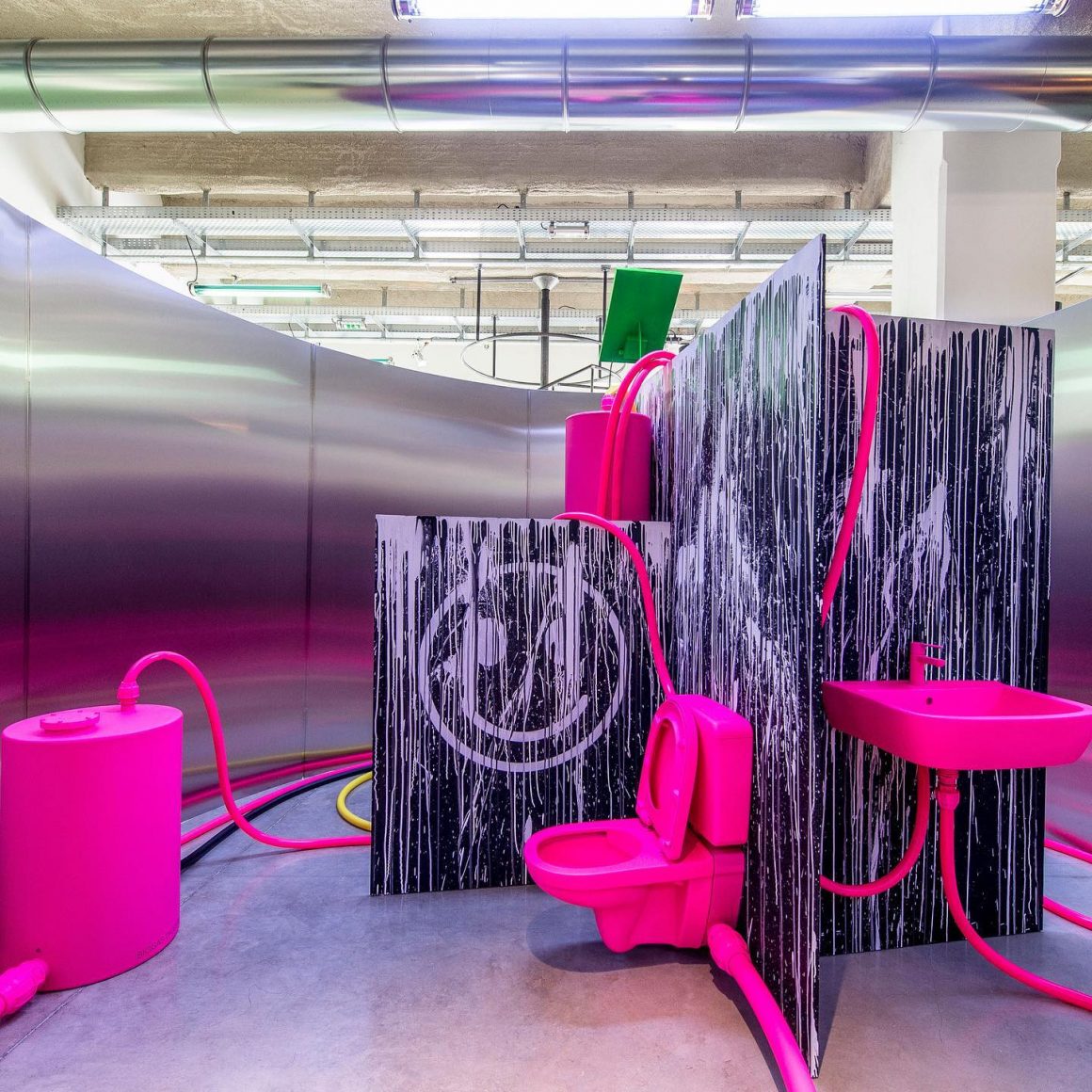 La salle de bain O.M.R Sanitary Unit #1 du designer Jerszy Seymour