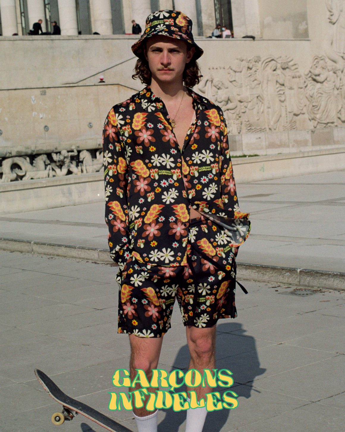 Look à imprimé vintage Garçons Infidèles