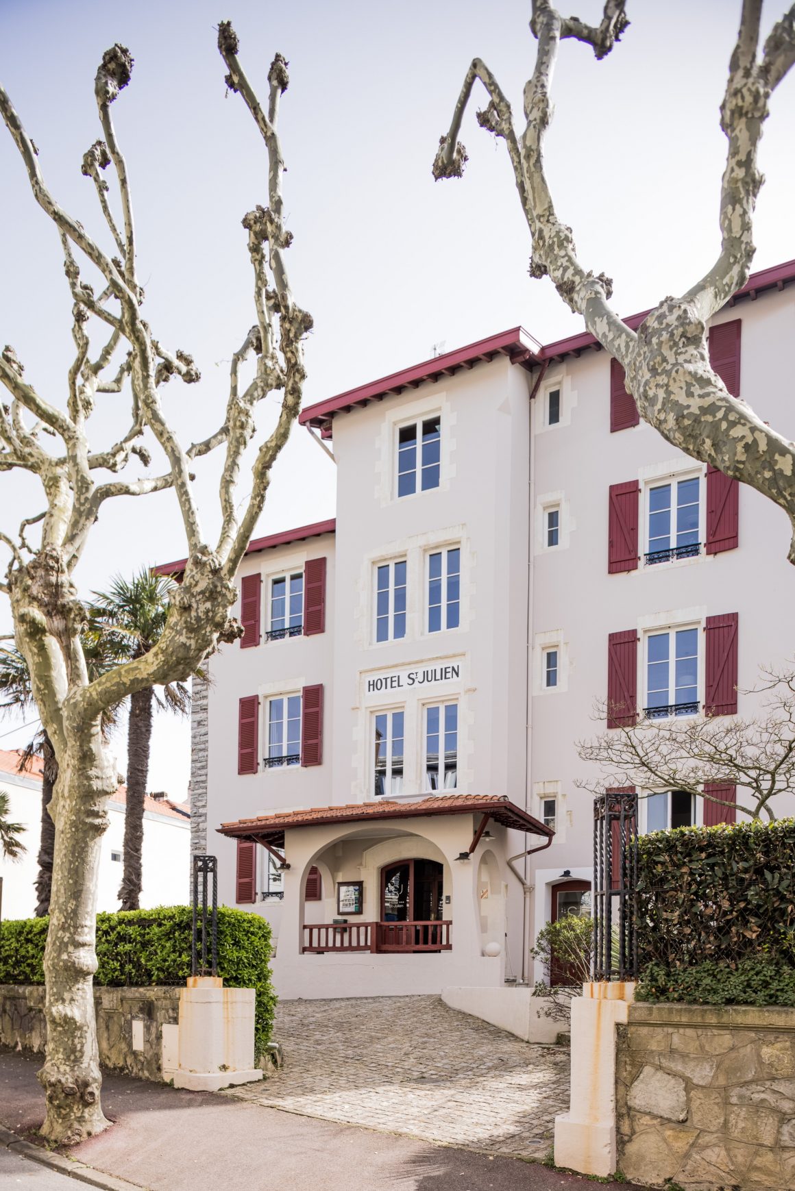 Entrée de l'Hôtel Saint Julien à Biarritz