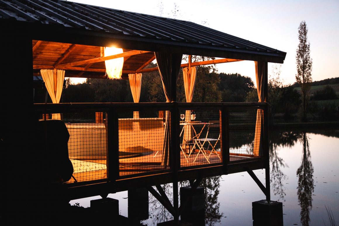 Cabane sur pilotis au Whaka Lodge