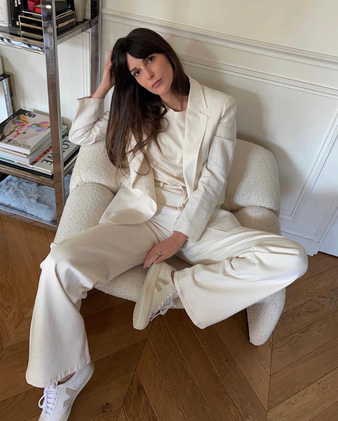 Le blazer blanc porté par Leia Sfez