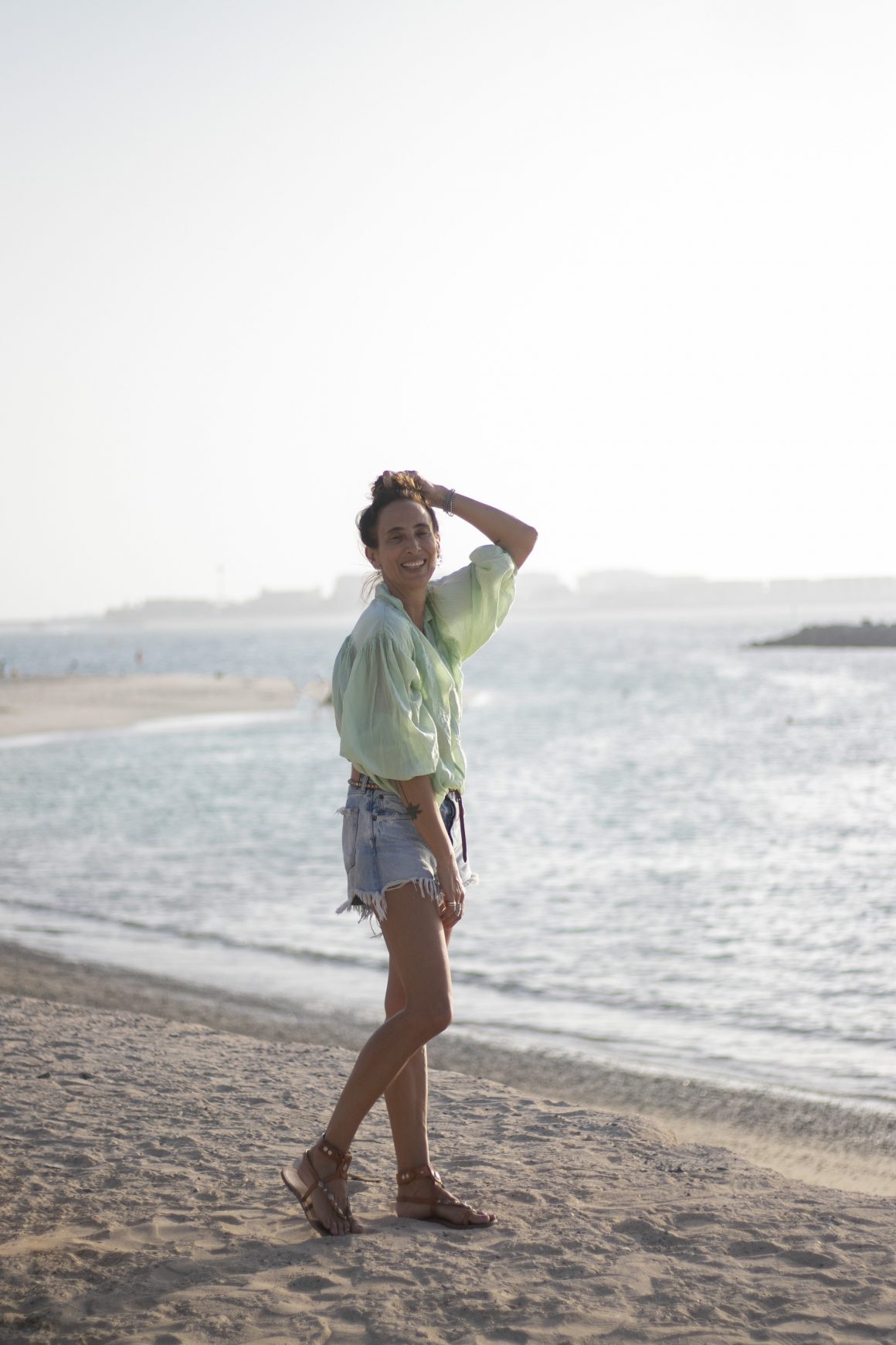 Emma Sawko sur la plage