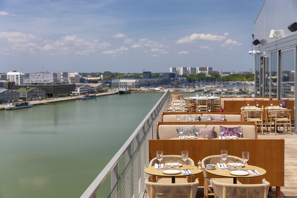 Le rooftop du Renaissance Hotel à Bordeaux