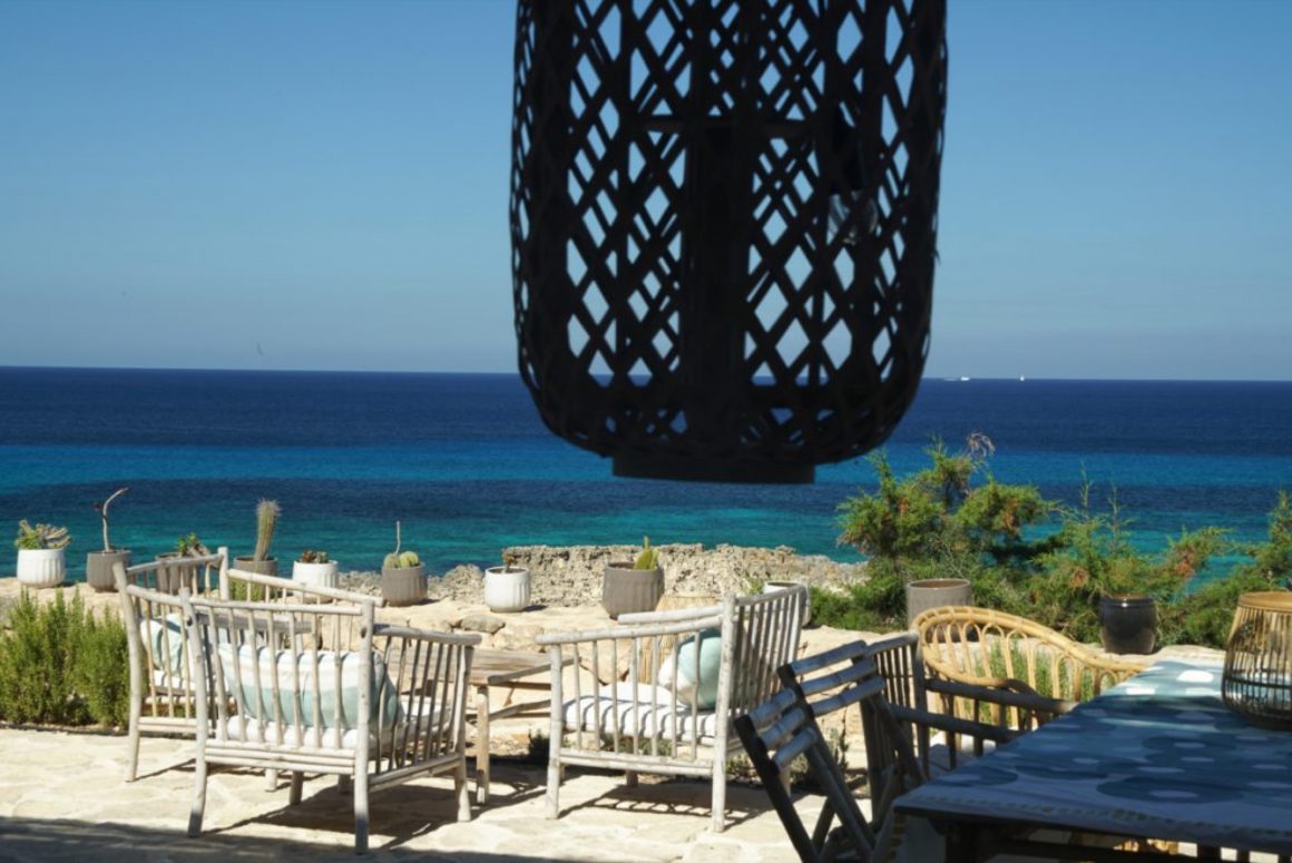 Terrasse avec vue sur la mer à l'Etosoto