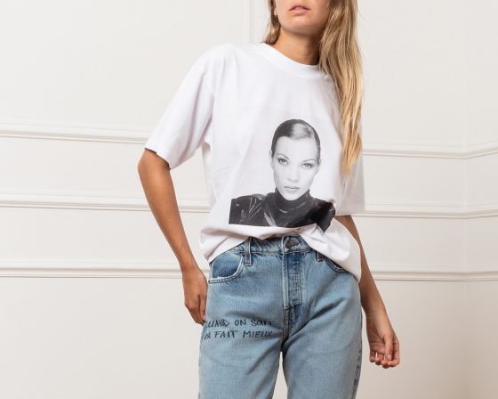 On aime le tee-shirt Kate Moss par Anine Bing