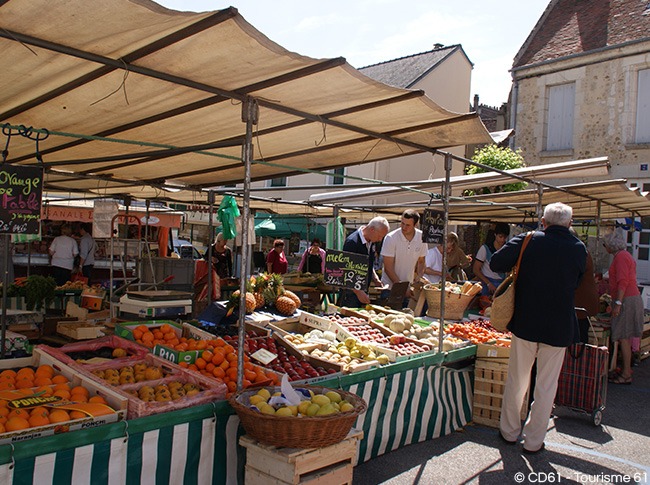 Le marché d'été de Mortagne-au-Perche