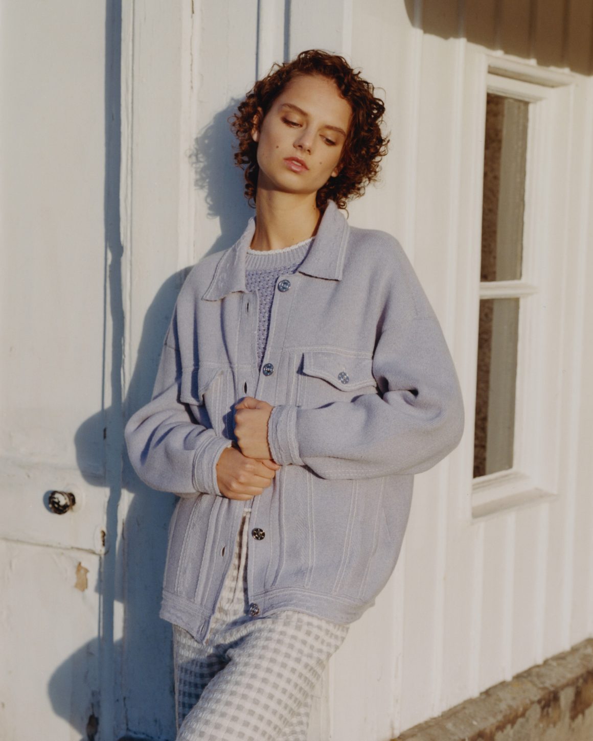 La veste en cachemire façon denim signée Barrie
